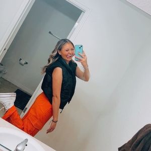 orange pants